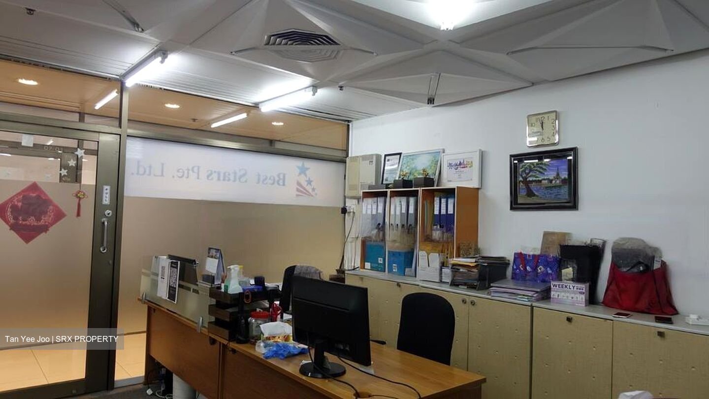 Peninsula Shopping Complex (D6), Office #456331781